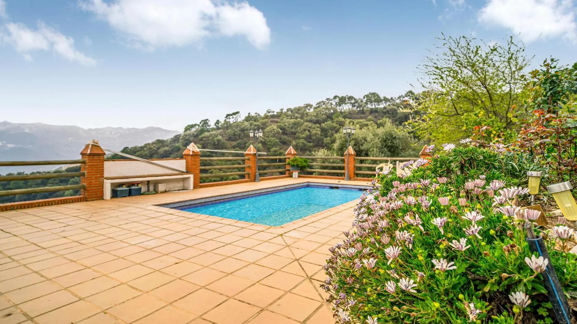 Cozy Home In Jubrique With House A Panoramic View